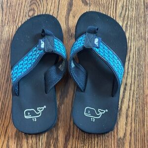 Vineyard vines kids whale flip flops